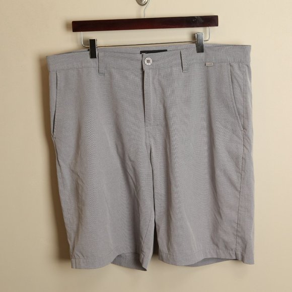 Travis Mathew Men's gray flat front Golf Shorts 38 10" inseam performance - Picture 2 of 6